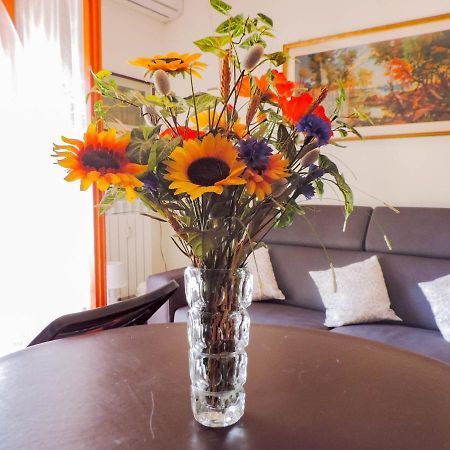 H11 Terrazzo Al Mare - Riva Ligure - Spiagge Apartman Kültér fotó